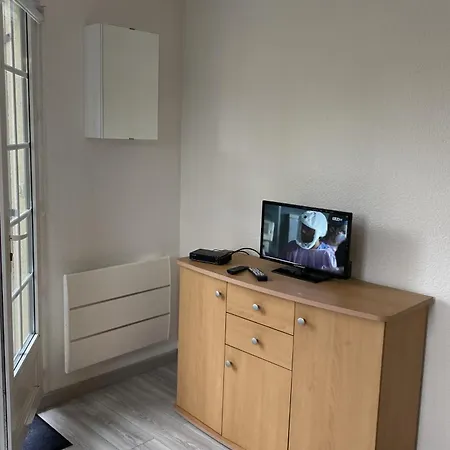 Normand Avec Jardin De 80 M2 Nyaraló