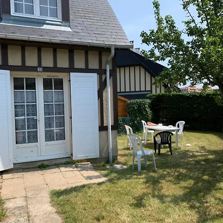Normand Avec Jardin De 80 M2 Holiday home *